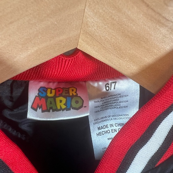 Nintendo Super Mario Red and Black Green Coat. Kids size 6/7 - Picture 5 of 5